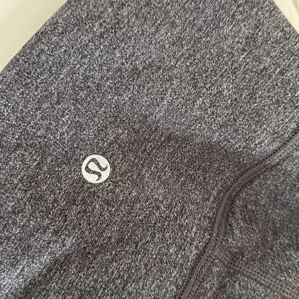 Lululemon High Rise Wunder Under Leggings Capri Cropped Size 4 Grey color